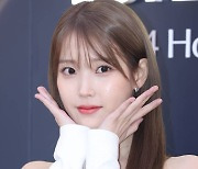 아이유, 출연 없이도 ‘러브 윈즈 올’로 ‘음중’ 1위