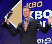 MLB 복귀한 페디 “한국서 스위퍼가 좋아졌다”