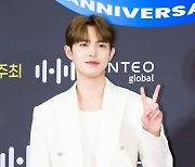 [T포토] 김재환 '브이'