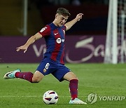 '스페인 초신성' 향한 PSG 러브콜→듣는 시늉조차 안 한다..."바르셀로나의 주장+미래 될 선수"