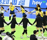 현대건설, 여전히 '1위'지만…'6위' 도로공사에 3-2 진땀승