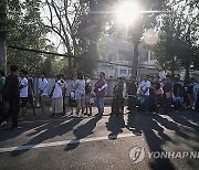 '강제 징집 피하자'…미얀마 청년 1천여명 태국대사관에 몰려