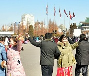 북한, 광명성절 맞아 각지서 학생들 무도회 진행