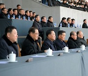 광명성절 맞아 여자축구경기를 관람하고 있는 북한 간부들