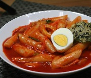 “떡볶이 무한리필? 참을 수 없어요”…8년만에 해외매출 1200억 훌쩍