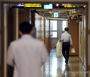 고령의사일수록 의대 증원 '찬성'…"젊은의사 경쟁 불안감 커"