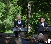 일본에 손짓하는 北의 속셈…"한미일 모두와 등졌던 시기 없어"