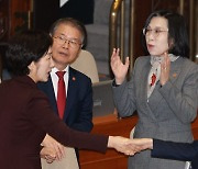 尹, 김현숙 여가부 장관 사표 수리..차관대행 체제