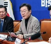 [사설] ‘밀실 사천’ 논란 민주당, 이리 가면 참패 피할 수 없다