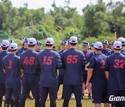 롯데자이언츠, 실전위주의 2차 오키나와 스프링캠프 시작…지바롯데와 교류 2차전 등 KBO 팀과 5차례 연습경기 예정