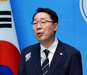 윤영찬 “하위 10% 통보받아…민주당 목표는 이재명 사당화 완성인가”