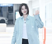 아이브 안유진, 청초한 공항 캣워크 [포토엔HD]