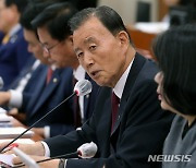 홍문표 "공관위, 강승규 '대통령 시계' 배포 행위 검증해야"