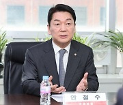 의사 출신 안철수 “집단행동 멈추고 히포크라테스 선서로 돌아가자”