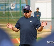 롯데, 日 165km 괴물투수 만나러 간다…김태형 "선수들이 몸을 잘 만들었다" 1차 캠프 흡족