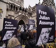 Britain Assange