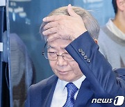 입장하는 임혁백 공관위원장