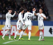 [ACL 리뷰]"이변은 없다" 울산, 日 원정서 2-1 승리…'현대가 라이벌' 전북과 8강전 성사