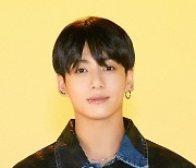 정국, 빌보드 15주째 in...스넥유, '핫100' 61위