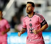 '축구의 신' 메시, 개막전서 1호 도움…마이애미, 솔트레이크 2-0 완파 [MLS 리뷰]