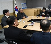 한동훈 비대위원장,  계양산 전통시장 상인회와 간담회