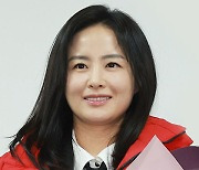 ‘오산 전략 공천’ 스타강사 레이나, EBS 강좌 중단 논란에 “송구”