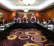 S. Korea, US, Japan concur on 'stern' response to NK-Russia arms deal