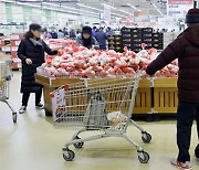 Gov’t to allow large supermarkets to import fruits directly