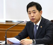 금융위원장, “홍콩 ELS 상반기 5조원 가량 손해 예상”