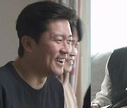 ‘신인상’ 김대호, 본가 금의환향…외할머니 “올해는 대상 타라”(나혼산)