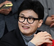 전통시장 상인회와 간담회하는 한동훈 비대위원장