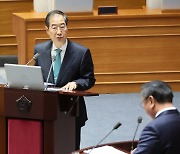 野 "사과 한알 1만원 시대"…한덕수 "3개 2000원짜리도 있다"