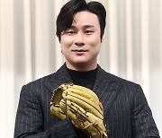 김하성, 첫 MLB 시범경기서 1안타 1볼넷 100％ 출루