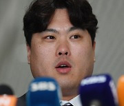 "피치컴 없다면 어렵다" KBO 규정 변경, 류현진도 적응 필요하다