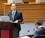 한총리, 김여사 주가조작 의혹에 "계좌 있다고 조작했겠느냐"