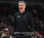 NBA 역사 새로 썼다…스티브 커 감독, 연봉 233억에 골든스테이트와 2년 계약 연장