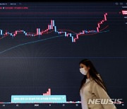 총선 뒤 한국은 ‘코인 천국’?…‘600만 코인러’ 겨냥 공약 봇물