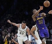 Spurs Lakers Basketball