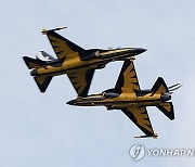 SINGAPORE AIRSHOW