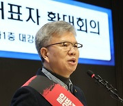 의사들 "의대증원 원점 재논의해야"…중재 움직임도