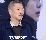 홍상수 감독, '여행자의 필요'로 두 번째 베를린국제영화제 심사위원 대상 수상