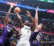 [NBA] '팍스 클러치 지배' SAC, 조지 빠진 LAC 제압