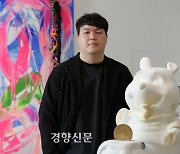 “눈에 밟히는 이상한 작품, 조금 지나면 유니크”···MZ컬렉터가 차린 ‘이상한 아트페어’