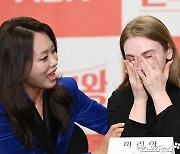 박혜신 '눈물 보이는 마리아 위로하며'[엑's HD포토]