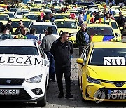 ROMANIA PROTEST TAXI DRIVERS