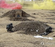 근접전투 사격 훈련 실시하는 1군단 특공연대 장병들