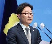 민주당 광주 경선서 '친명' 민형배 승리…'비명' 이병훈 탈락