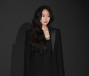 금새록 ‘시크미 흐르는 매력’