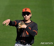 이정후, MLB 올스타 투수 상대로 시범경기 첫 안타(종합)