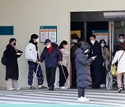 복지부, 전공의들에 "직접 만나서 대화하자" 제안